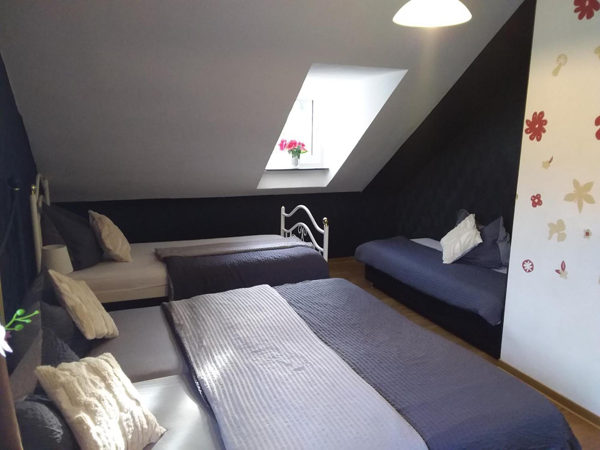 Pension Breidbach Ensch ภายนอก รูปภาพ