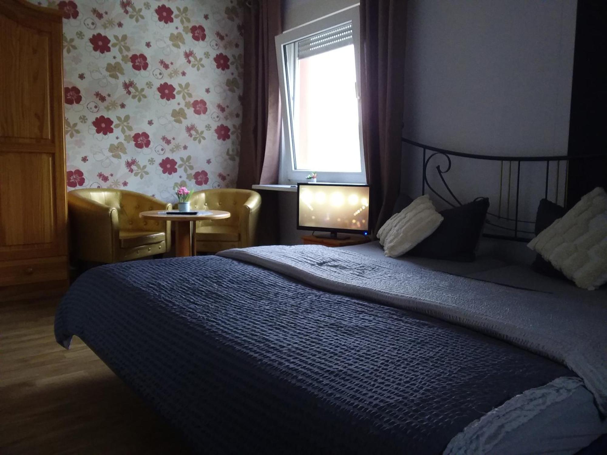 Pension Breidbach Ensch ภายนอก รูปภาพ