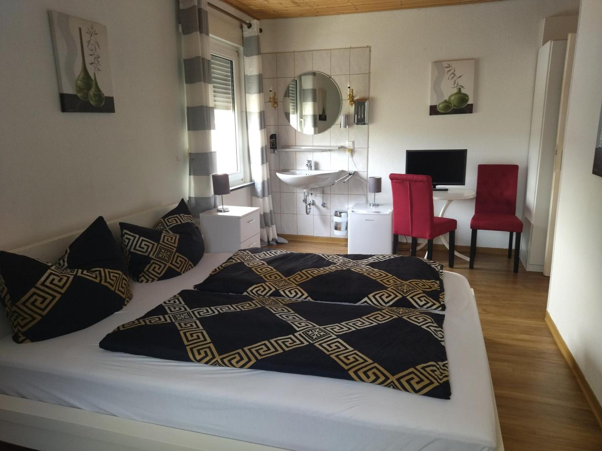 Pension Breidbach Ensch ภายนอก รูปภาพ