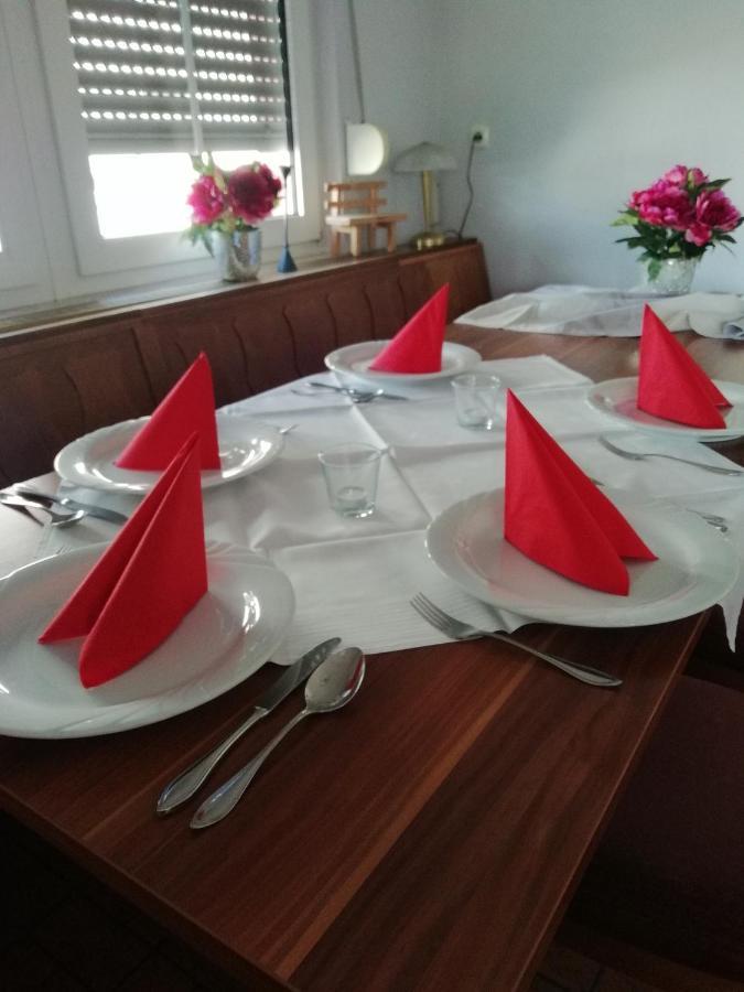 Pension Breidbach Ensch ภายนอก รูปภาพ